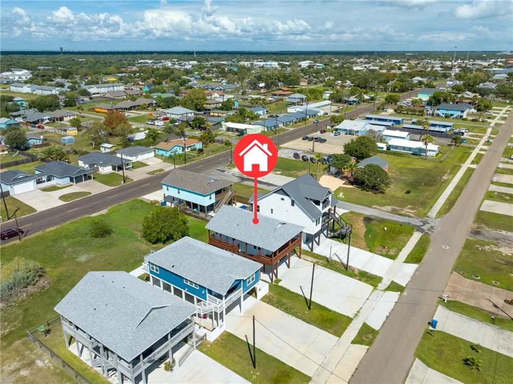 1007 S Live Oak Street Rockport, TX 78382