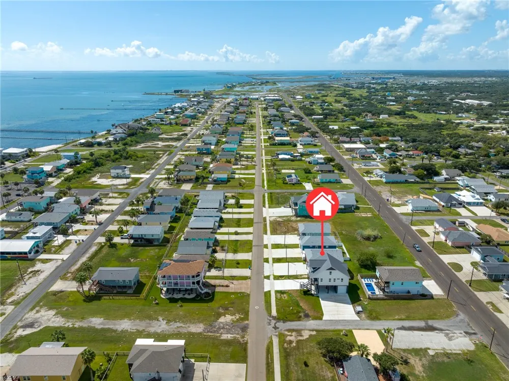 1007 S Live Oak Street Rockport, TX 78382