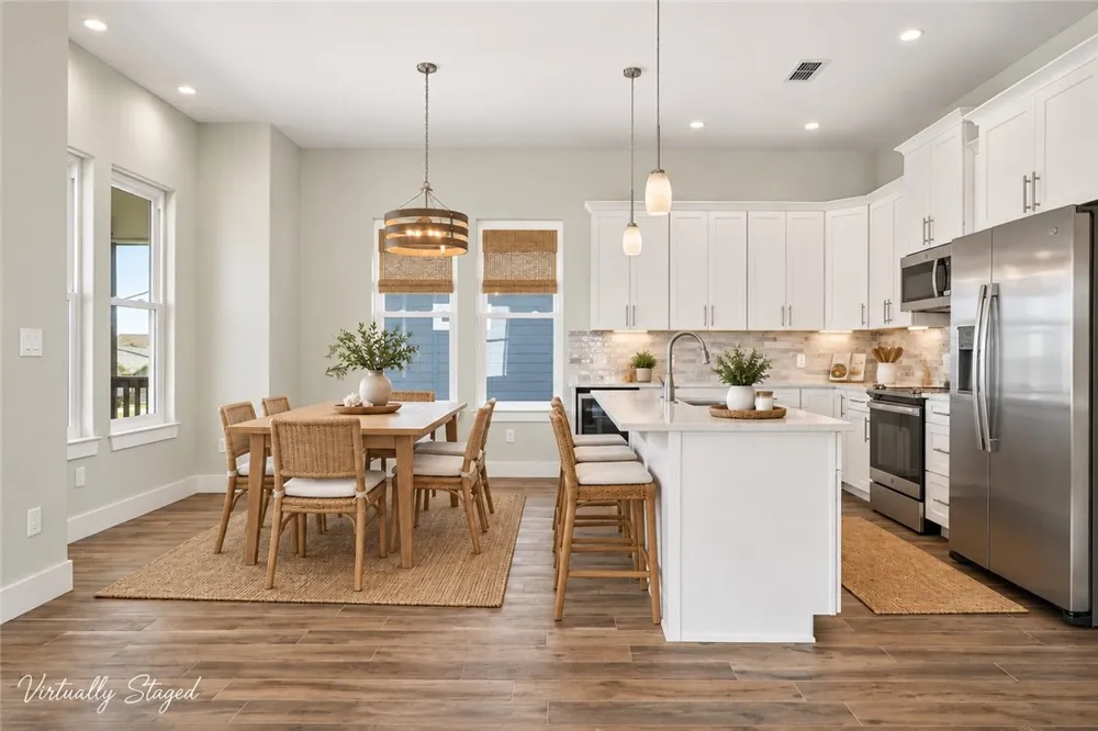 1007 S Live Oak Street Rockport, TX 78382