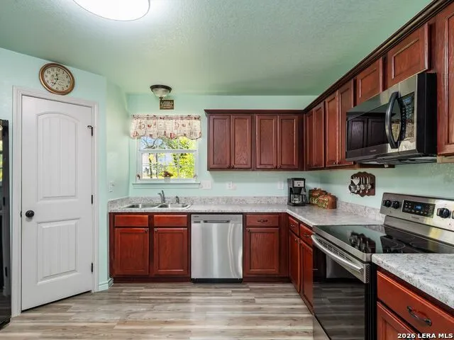 154 Red Fox Poteet, TX 78065