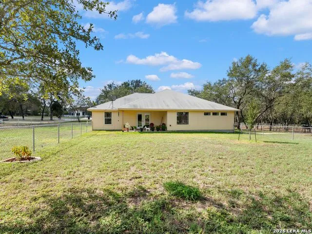 154 Red Fox Poteet, TX 78065