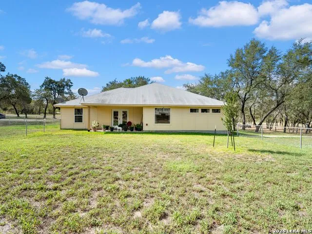 154 Red Fox Poteet, TX 78065
