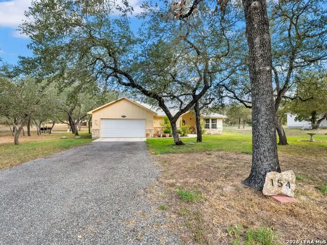 154 Red Fox Poteet, TX 78065