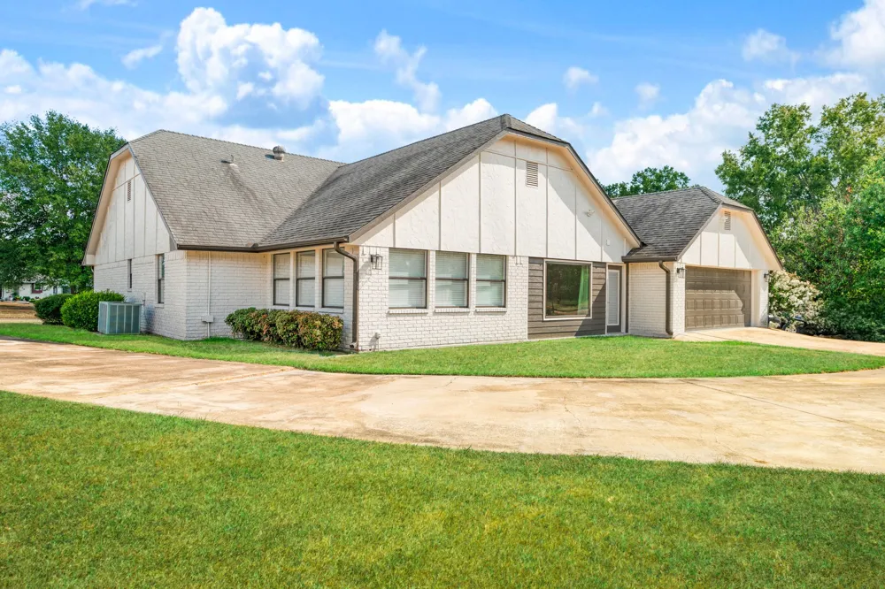 7123 Heather Lane Paris, TX 75462