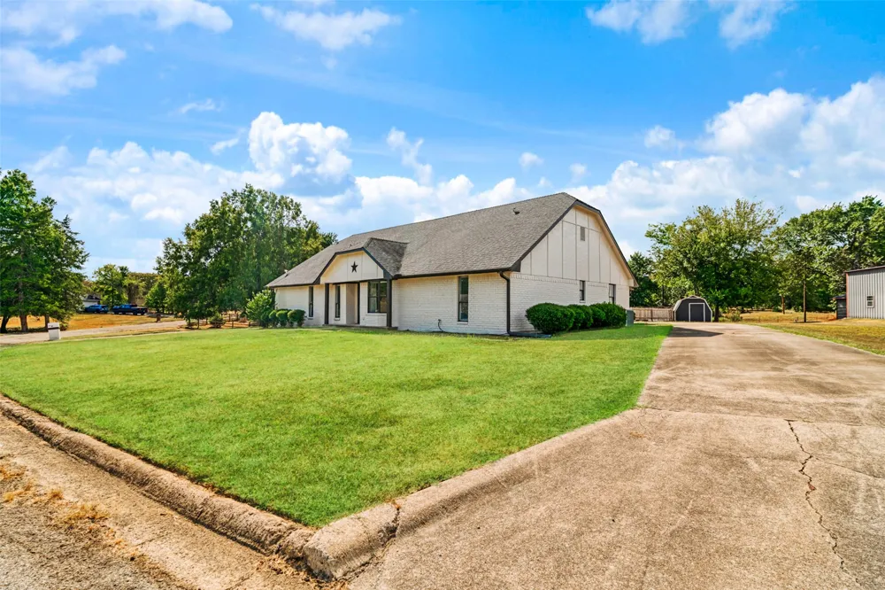 7123 Heather Lane Paris, TX 75462