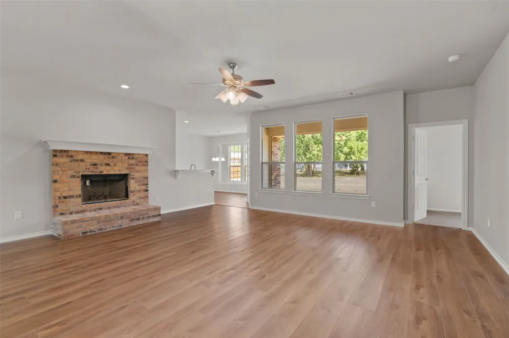 1203 Anthony Gainesville, TX 76240