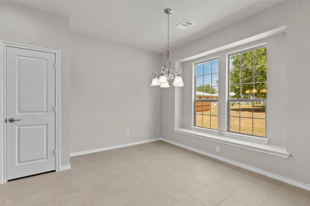 1203 Anthony Gainesville, TX 76240