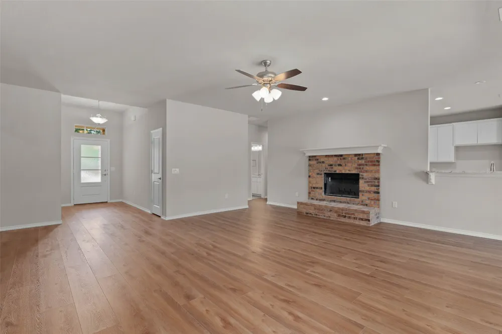 1203 Anthony Gainesville, TX 76240