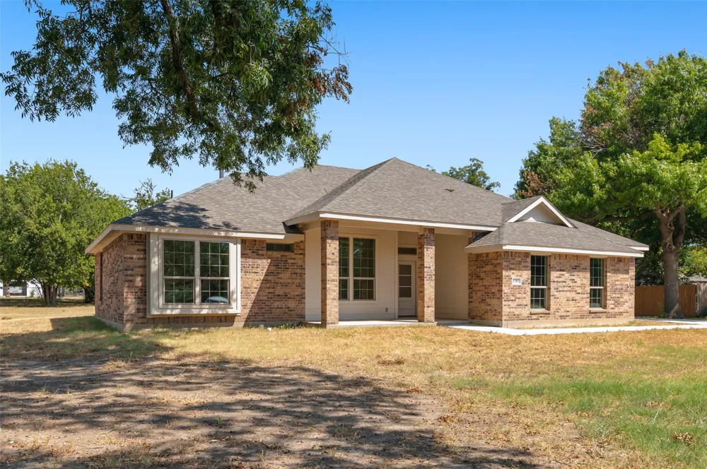 1203 Anthony Gainesville, TX 76240