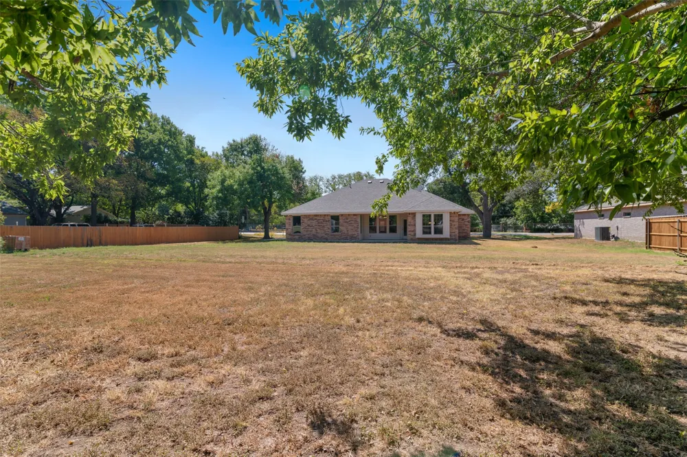 1203 Anthony Gainesville, TX 76240