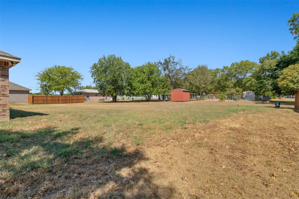 1203 Anthony Gainesville, TX 76240