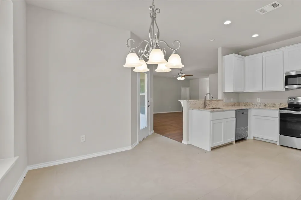 1203 Anthony Gainesville, TX 76240