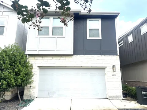 1902 La Magnolia Drive