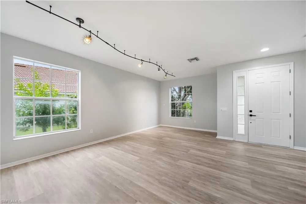 2133 Fairmont Lane Naples, FL 34120