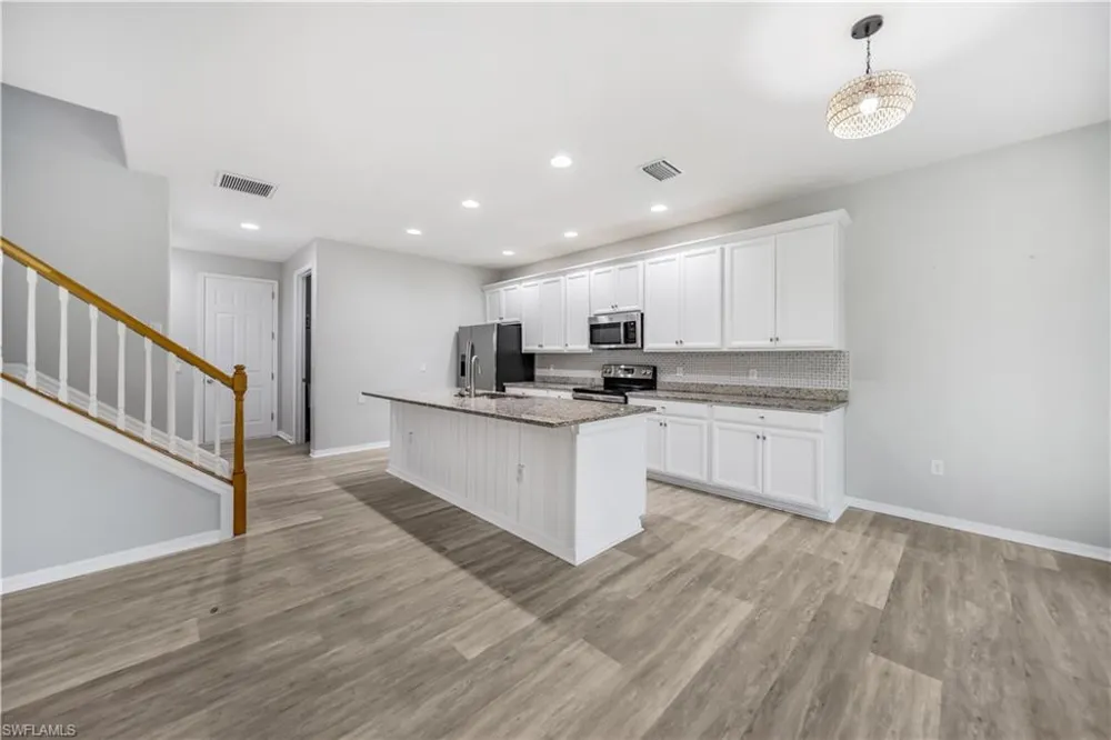 2133 Fairmont Lane Naples, FL 34120