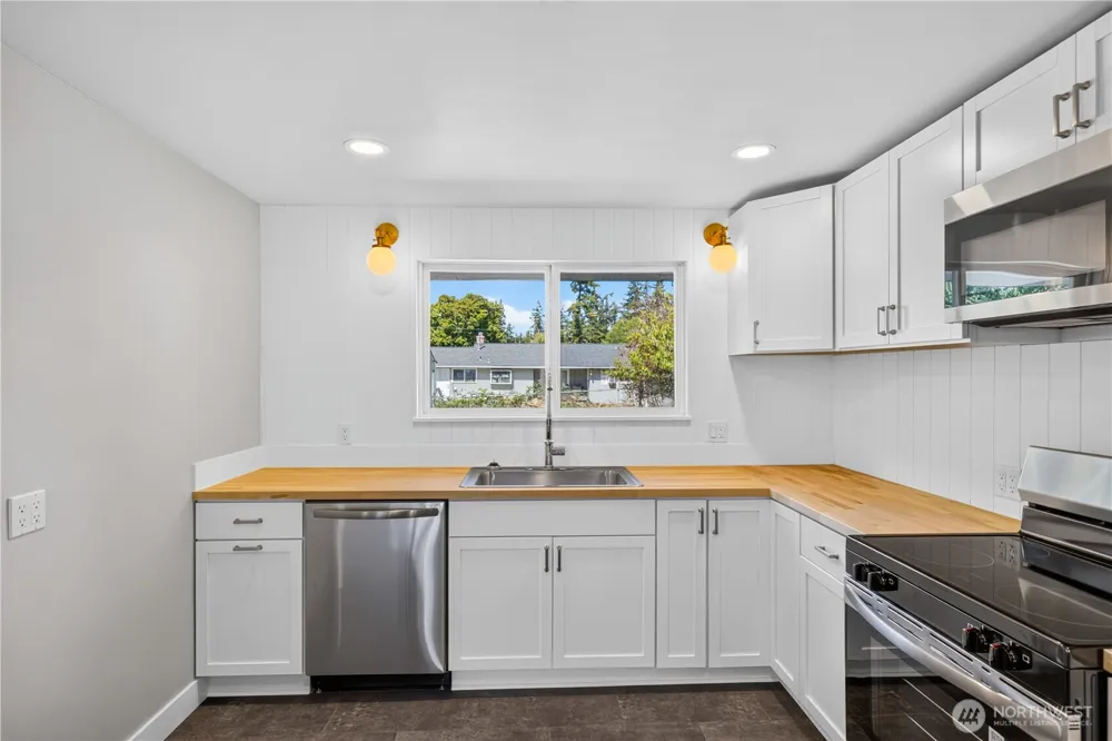 1550 NE 8th Avenue Oak Harbor, WA 98277