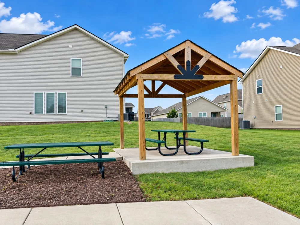683 Birdie Dr Spring Hill, TN 37174