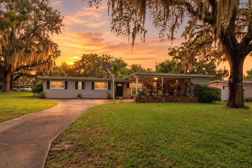 416 BROXBURN AVENUE Temple Terrace, FL 33617