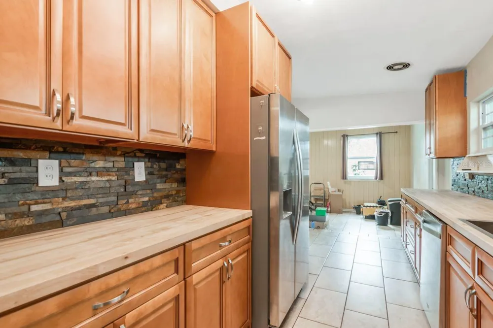 416 BROXBURN AVENUE Temple Terrace, FL 33617