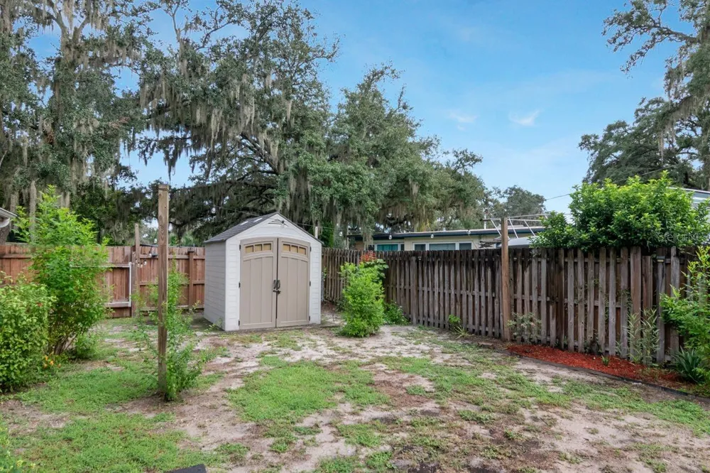 416 BROXBURN AVENUE Temple Terrace, FL 33617