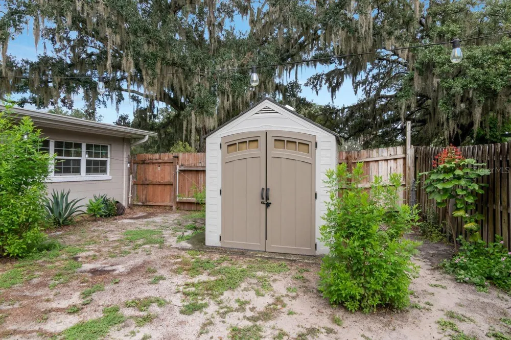 416 BROXBURN AVENUE Temple Terrace, FL 33617