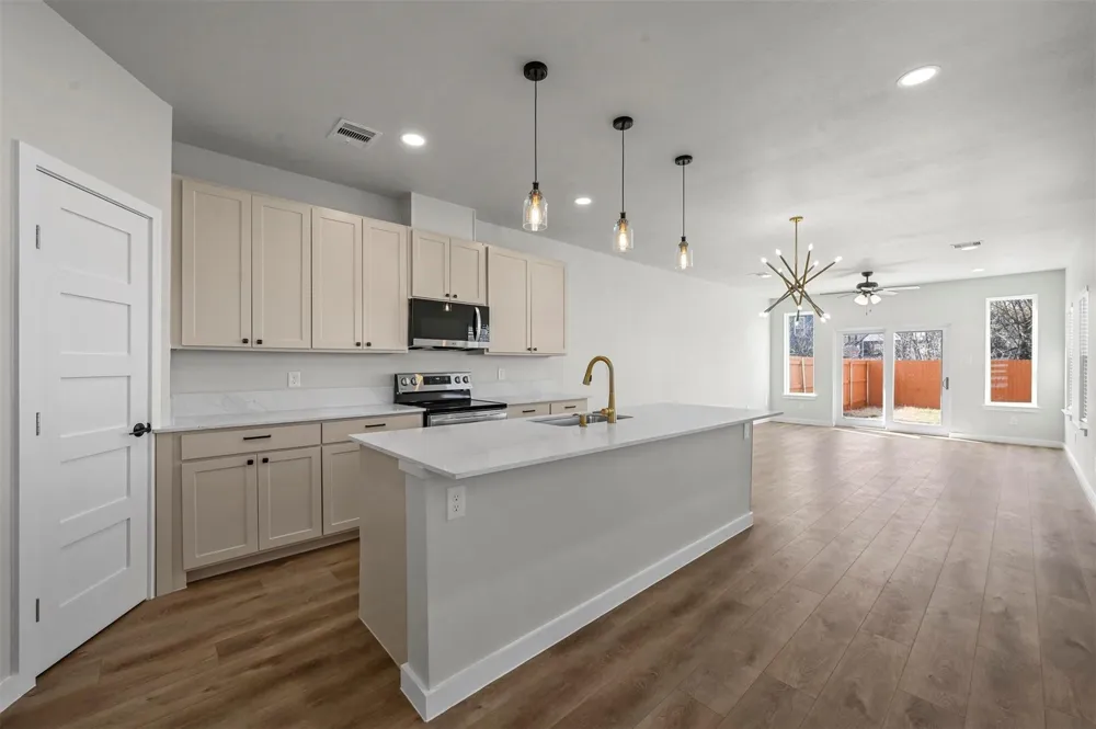 2409 Jeffries Street Dallas, TX 75215