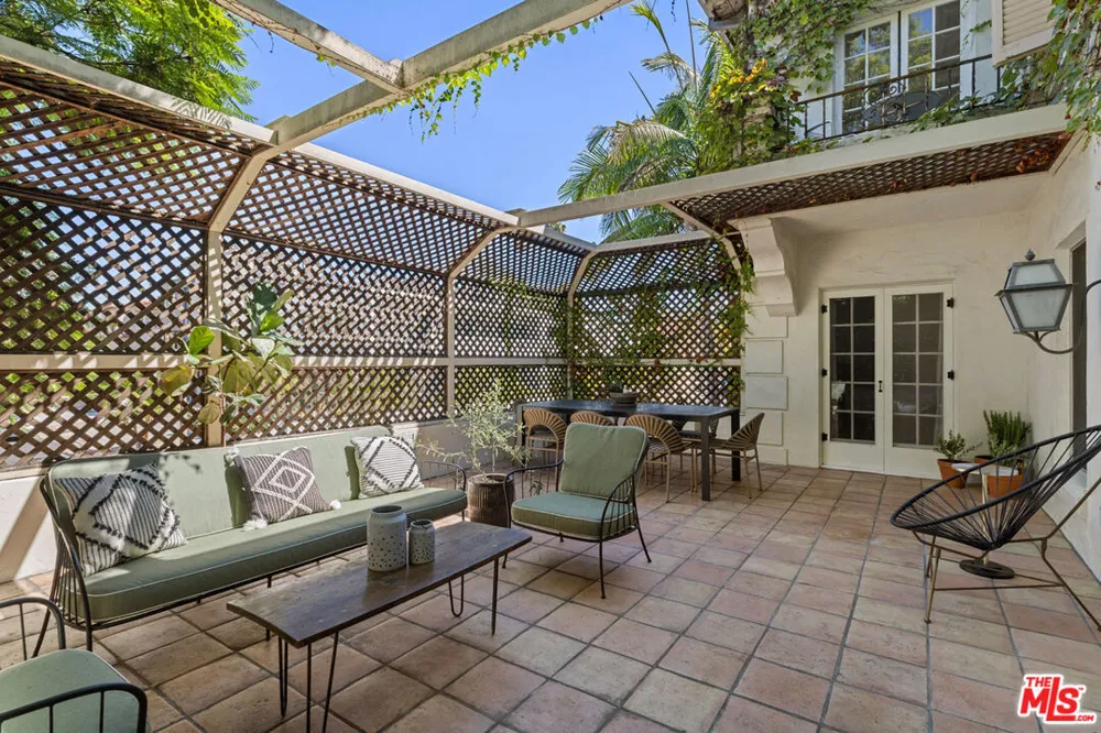 450 Sycamore Avenue Los Angeles, CA 90036