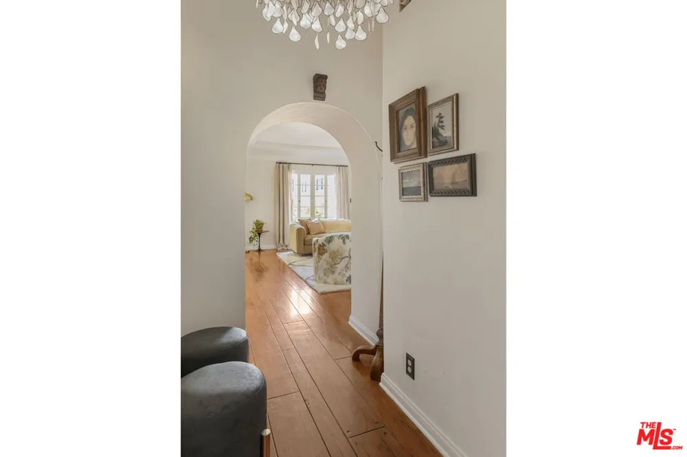 450 Sycamore Avenue Los Angeles, CA 90036