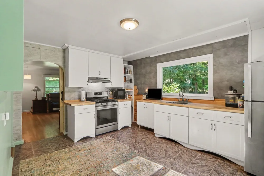 6935 Ravine Road Kalamazoo, MI 49009