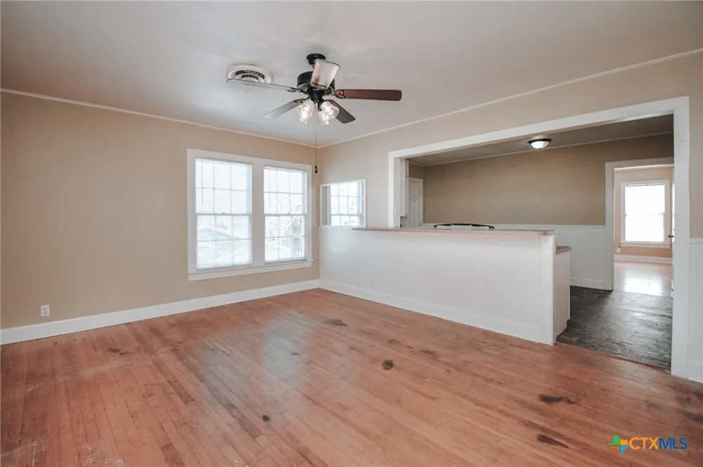 1503 E Virginia Avenue Victoria, TX 77901