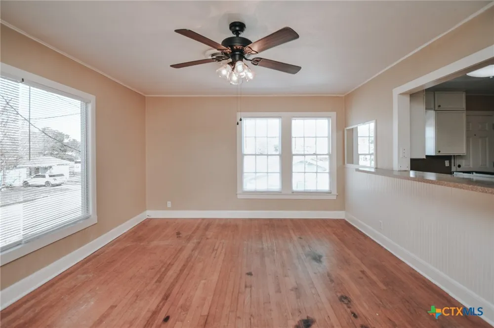 1503 E Virginia Avenue Victoria, TX 77901