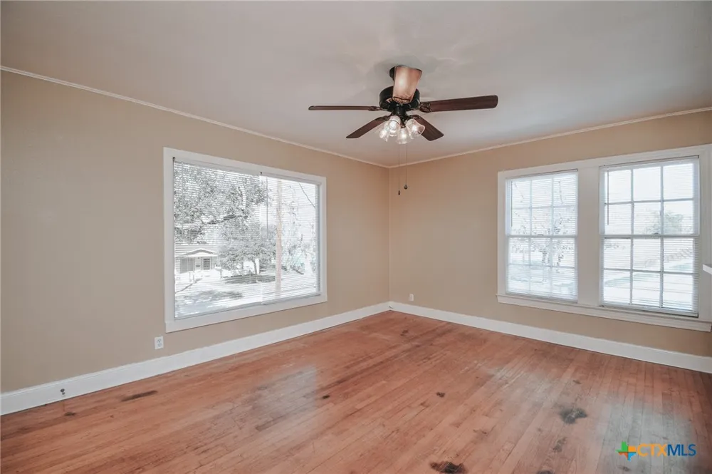 1503 E Virginia Avenue Victoria, TX 77901