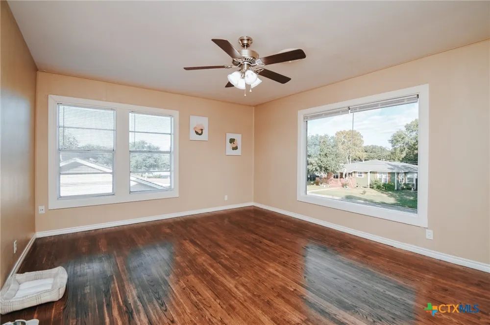 1503 E Virginia Avenue Victoria, TX 77901