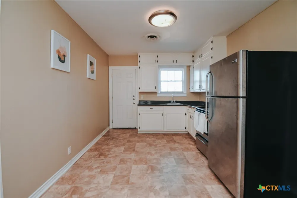1503 E Virginia Avenue Victoria, TX 77901