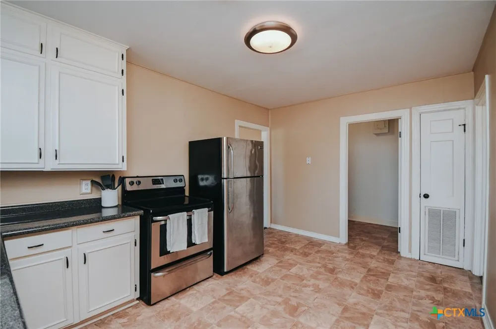 1503 E Virginia Avenue Victoria, TX 77901