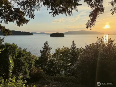 1083 Chuckanut Drive