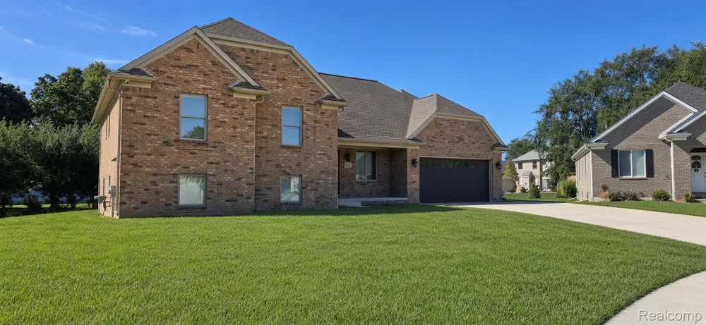 16080 Royal Park Drive S Fraser City, MI 48026