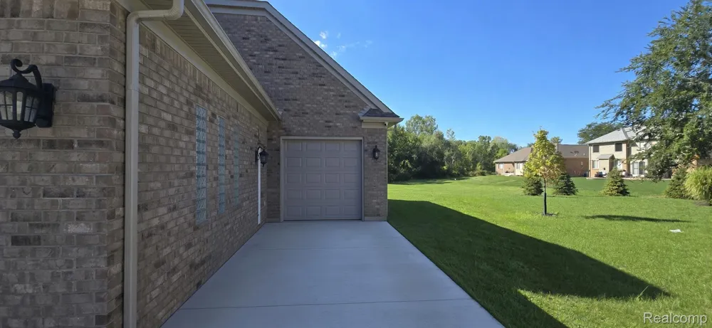16080 Royal Park Drive S Fraser City, MI 48026