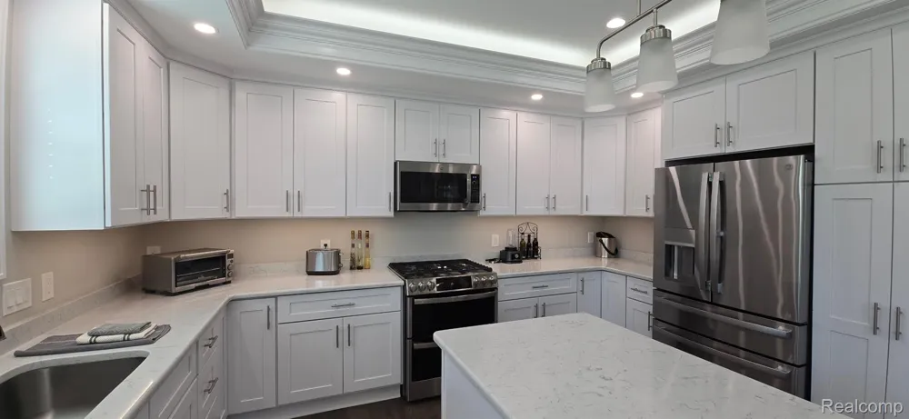 16080 Royal Park Drive S Fraser City, MI 48026
