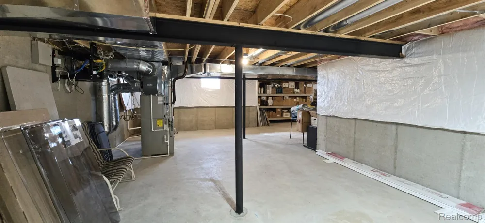 16080 Royal Park Drive S Fraser City, MI 48026