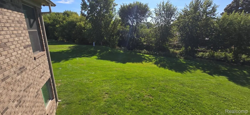 16080 Royal Park Drive S Fraser City, MI 48026