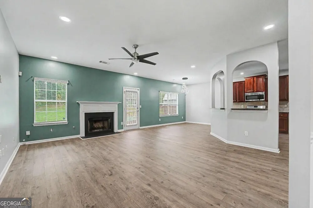 3719 Big Horn CT Ellenwood, GA 30294