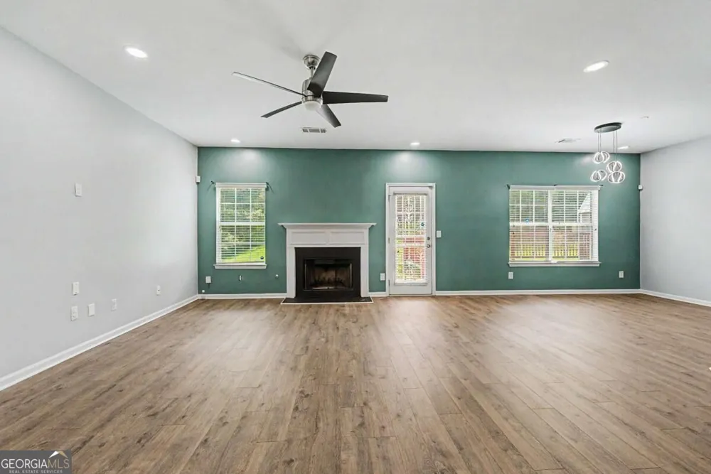 3719 Big Horn CT Ellenwood, GA 30294