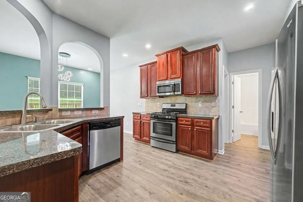 3719 Big Horn CT Ellenwood, GA 30294