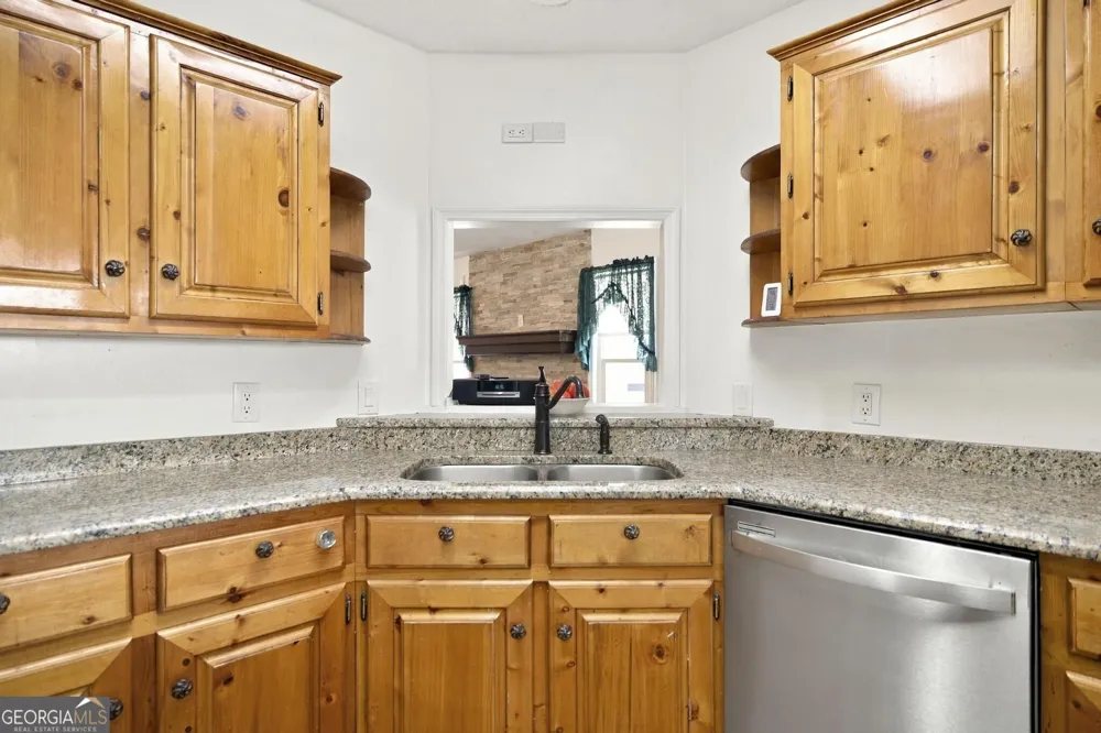 659 Kewanee DR Byron, GA 31008