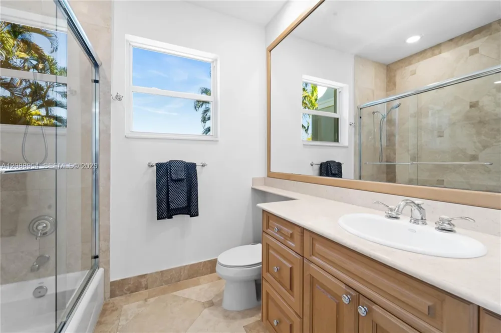 1490 Cleveland Rd Miami Beach, FL 33141