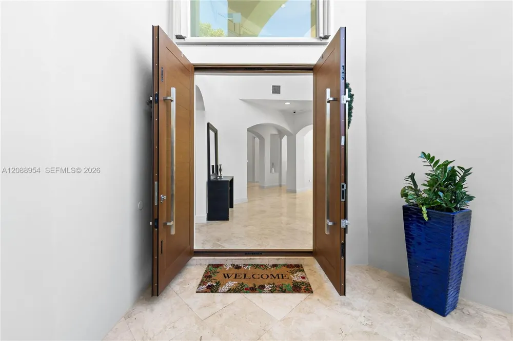 1490 Cleveland Rd Miami Beach, FL 33141