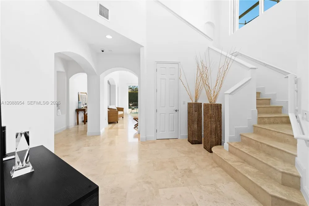 1490 Cleveland Rd Miami Beach, FL 33141