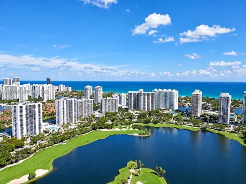 3675 Country Club Dr #1006
