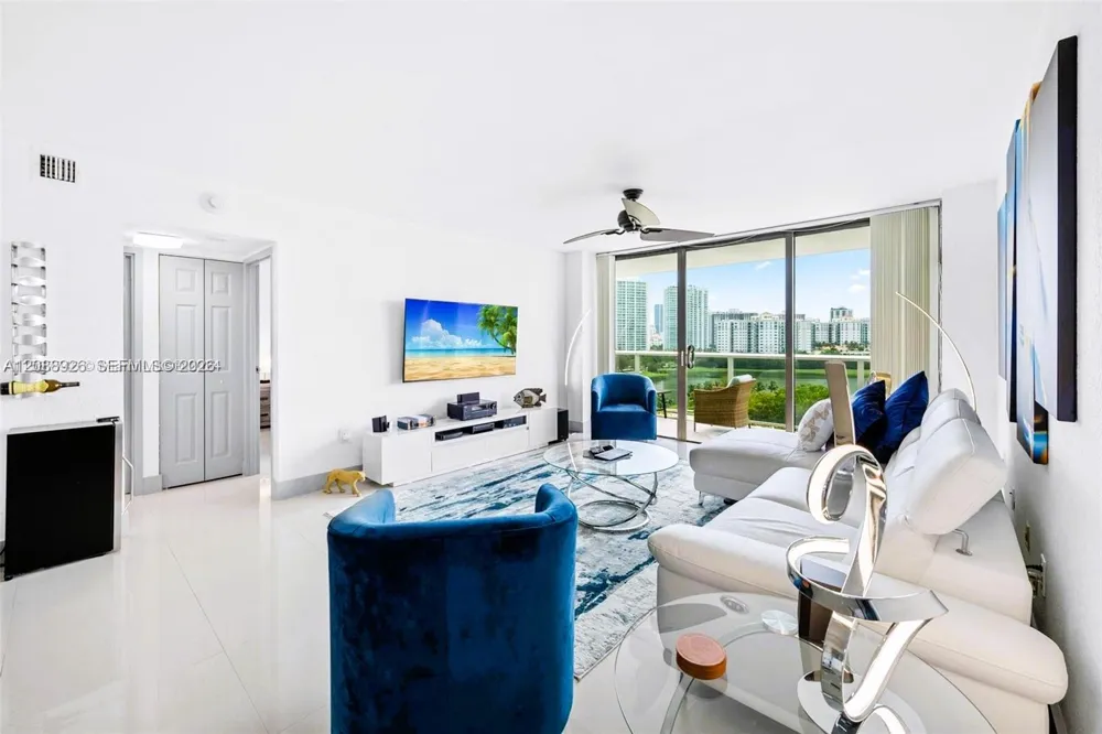 3675 Country Club Dr #1006 Aventura, FL 33180